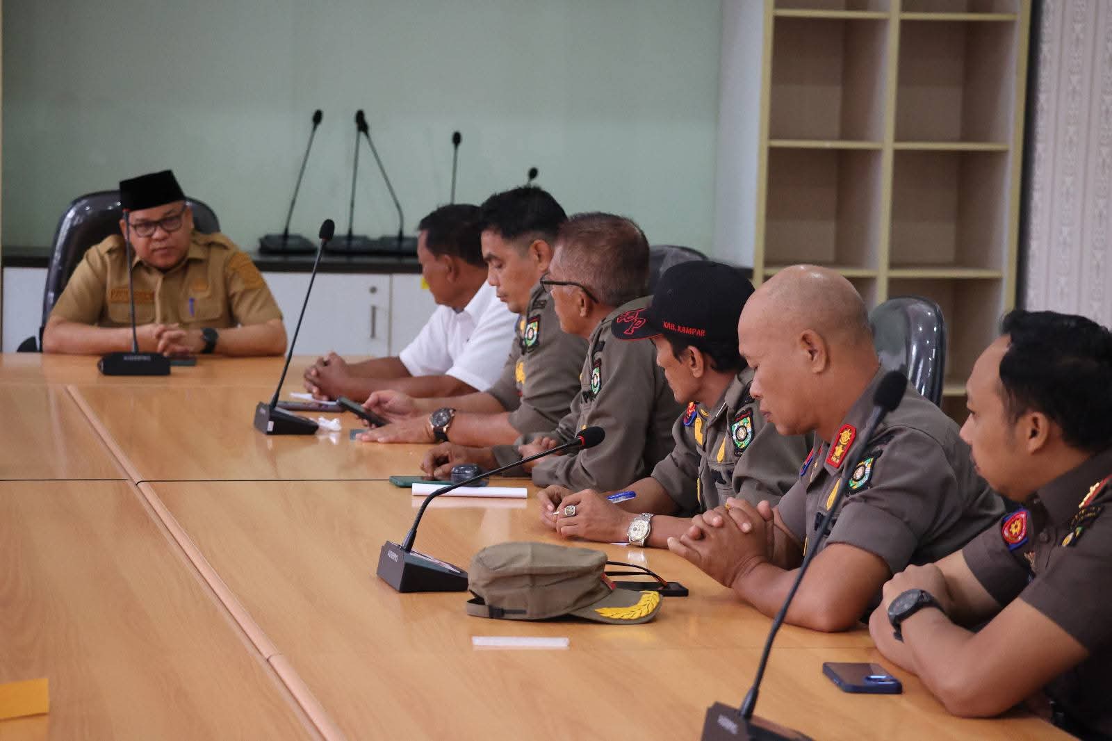 Zulfikar Gelar Rapat Internal Perdana sebagai Plt Kasatpol PP Kampar
